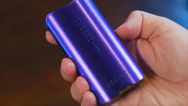 DaVinci IQ3 Vaporizer in der Hand